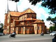 Églises et cathédrales pour le Noël à Saigon
